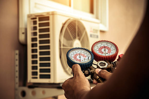 Professional Heat Pump Repair technician working in Techny, IL